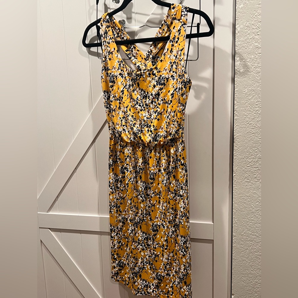 EUC Kaileigh Tasha Knit Dress Size small, Beautful Cross Back